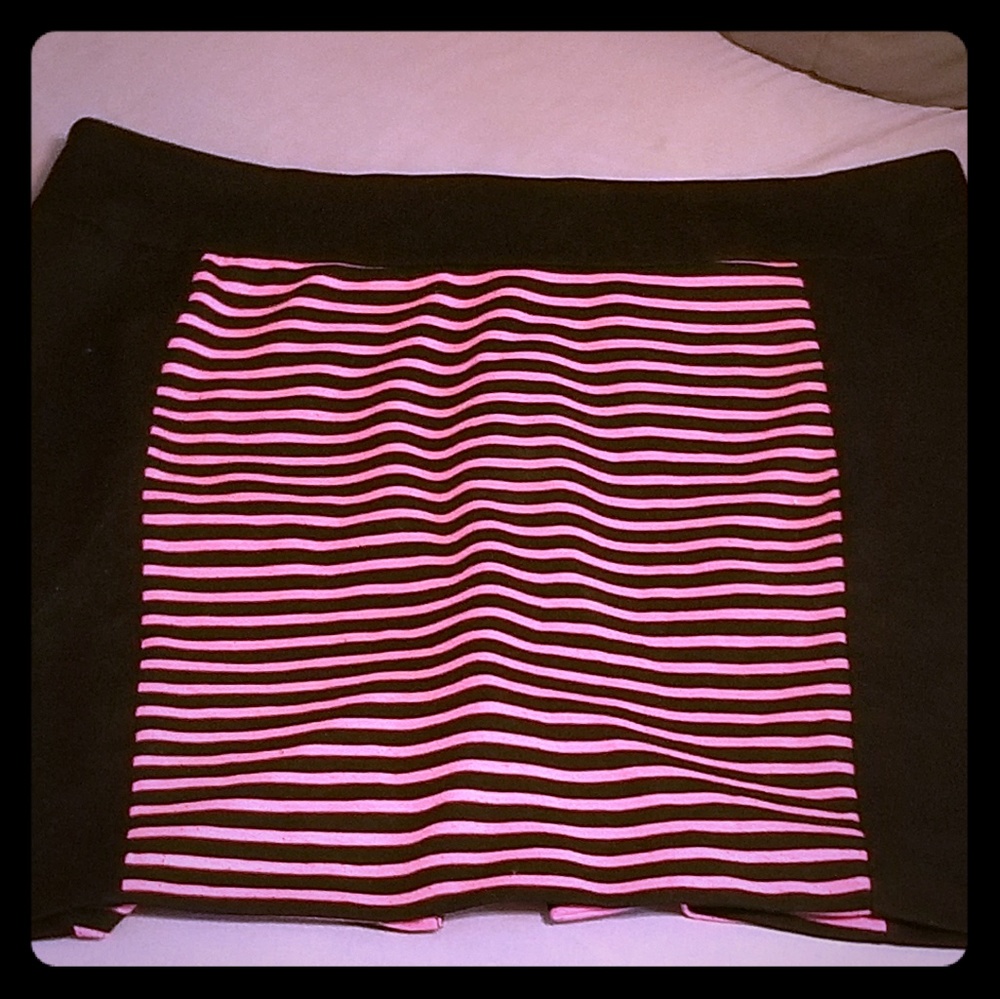 Heavy weight straight line striped skirt